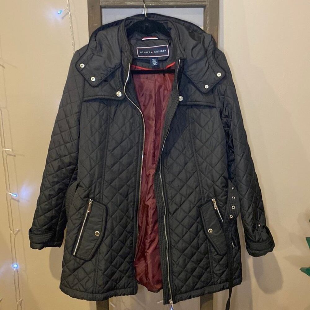 Tommy Hilfiger Women's Quilted Jacket Black w/ Tie Waist Belt EUC Size L